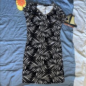 Old Navy Black and White Sheath Mini Dress